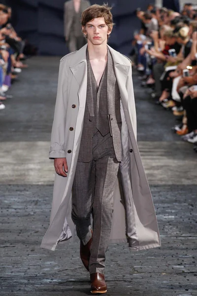 Look 13